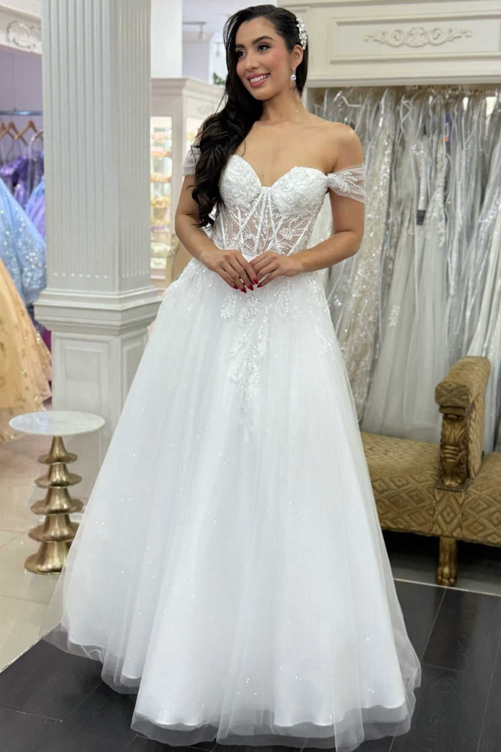 Off Shoulder A Line Wedding Dresses Tulle Lace Appliqued Boho Bride Wedding Gowns HE1346