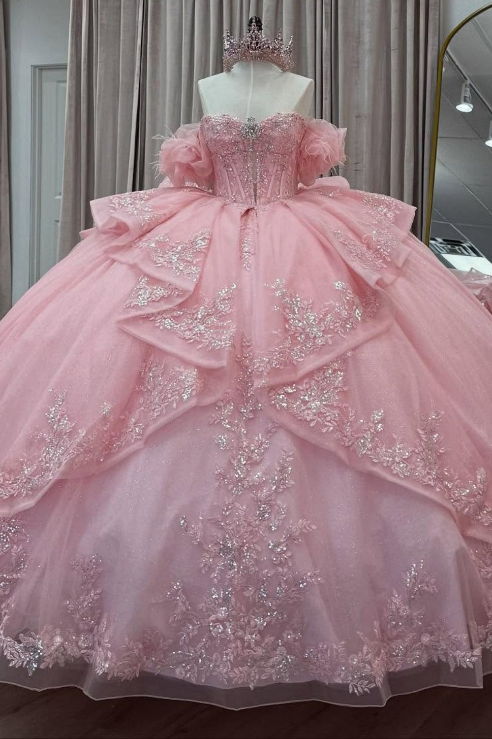 Tulle Lace Appliqued Pink Quinceanera Dresses Ball Gown Sweet 15 Birthday Gowns HE1301