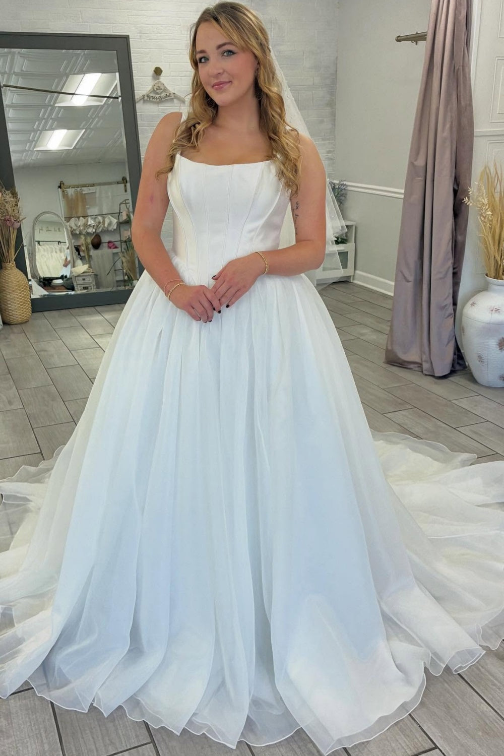 A Line Bridal Wedding Dresses Satin Corset Organza Bride Wedding Gowns for Women HE1450