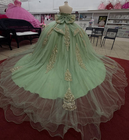 Off Shoulder Appliqued Green Quinceanera Dresses Princess Party Gowns for Sweet 15 HE1395