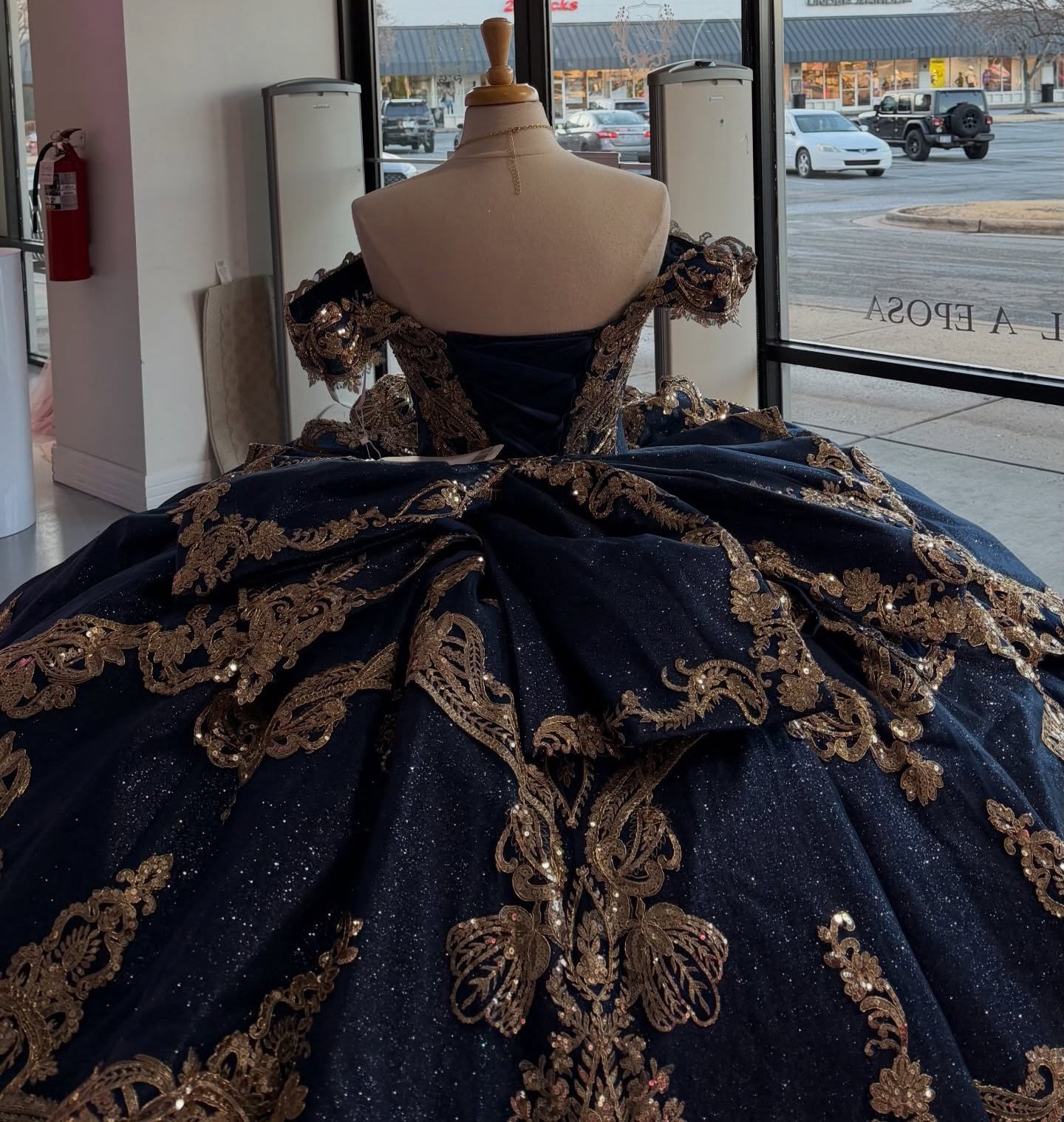 Ball Gown Princess Lace Appliqued Quinceanera Dresses Sweet 16 Birthday Photoshoot Gown HE1306