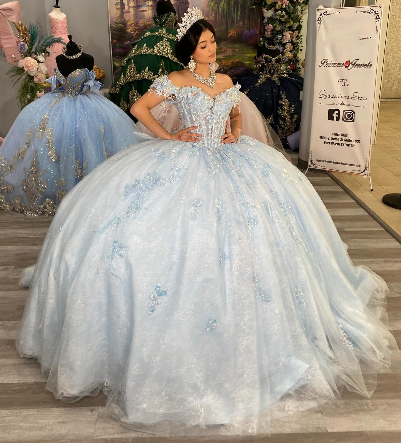Princess Off Shoulder Lace Appliqued Quinceanera Dresses Ball Gown Sweet 16 Party Gowns HE1352