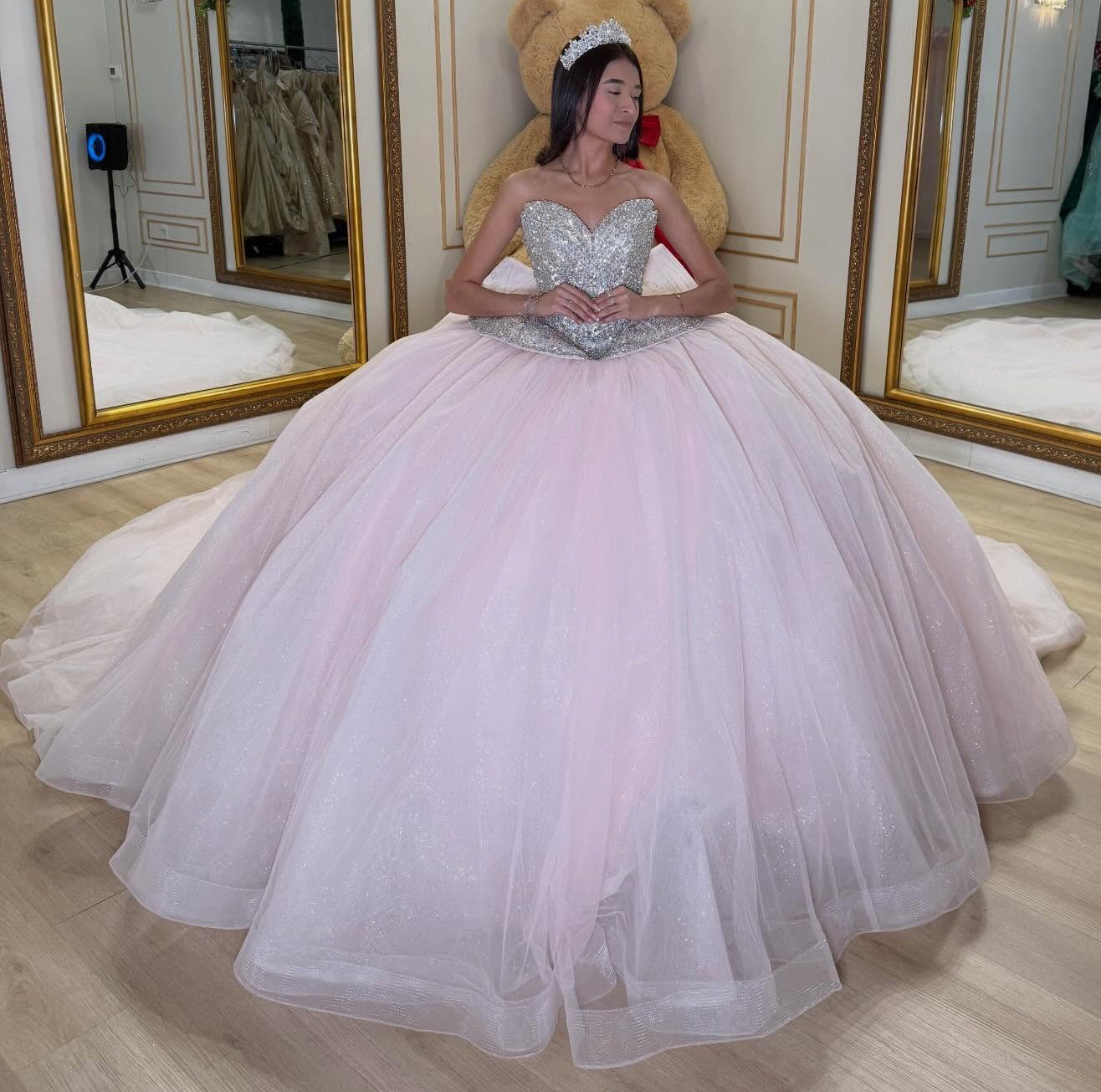 Sweetheart Luxury Crystal Beaded Pink Quinceanera Dresses Tulle Birthday Dress for Sweet 15 HE1355