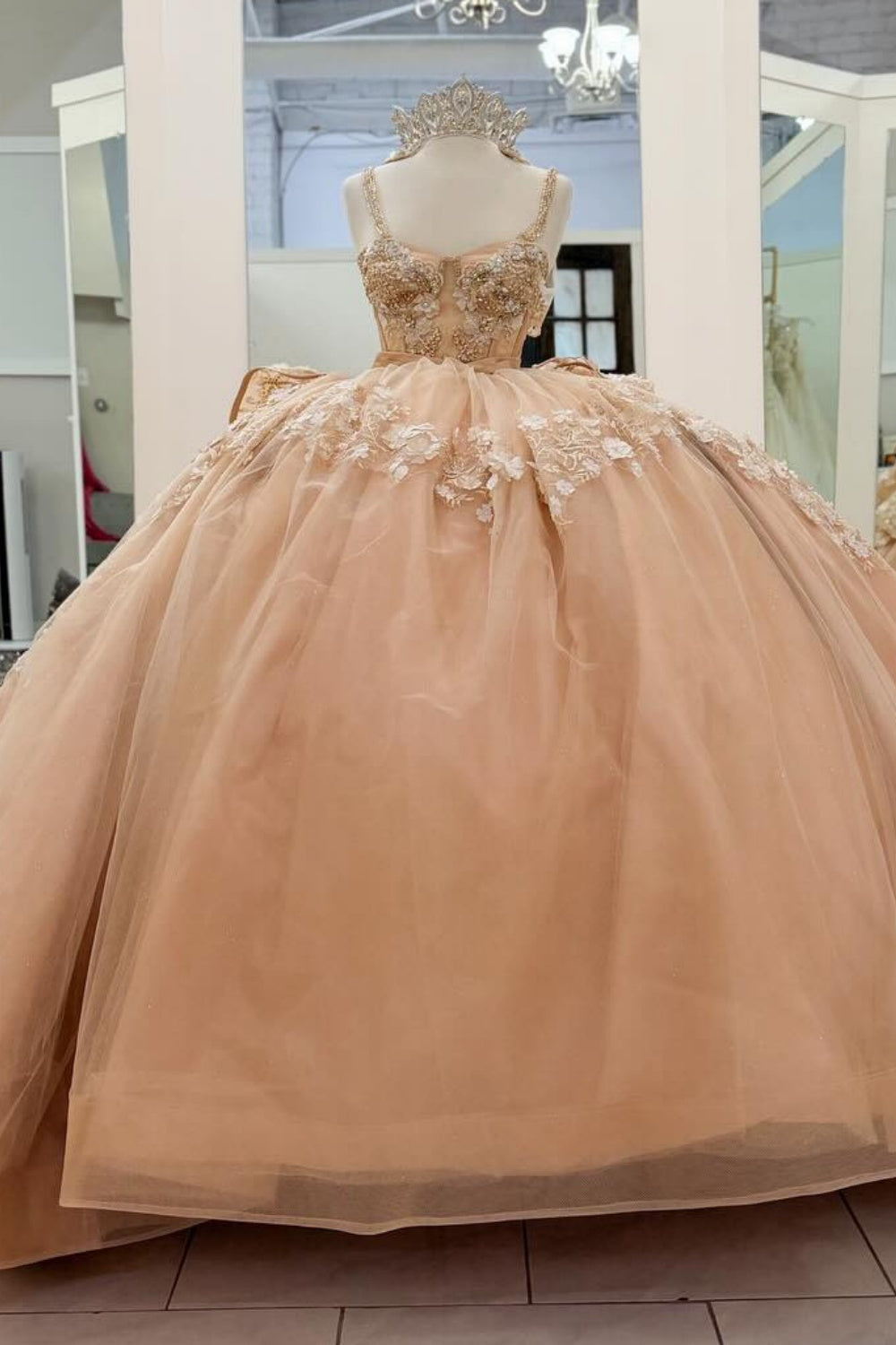 Gorgeous Ball Gown Princess Quinceanera Dresses Sweet 15 Lace Appliqued Party Gowns HE1256