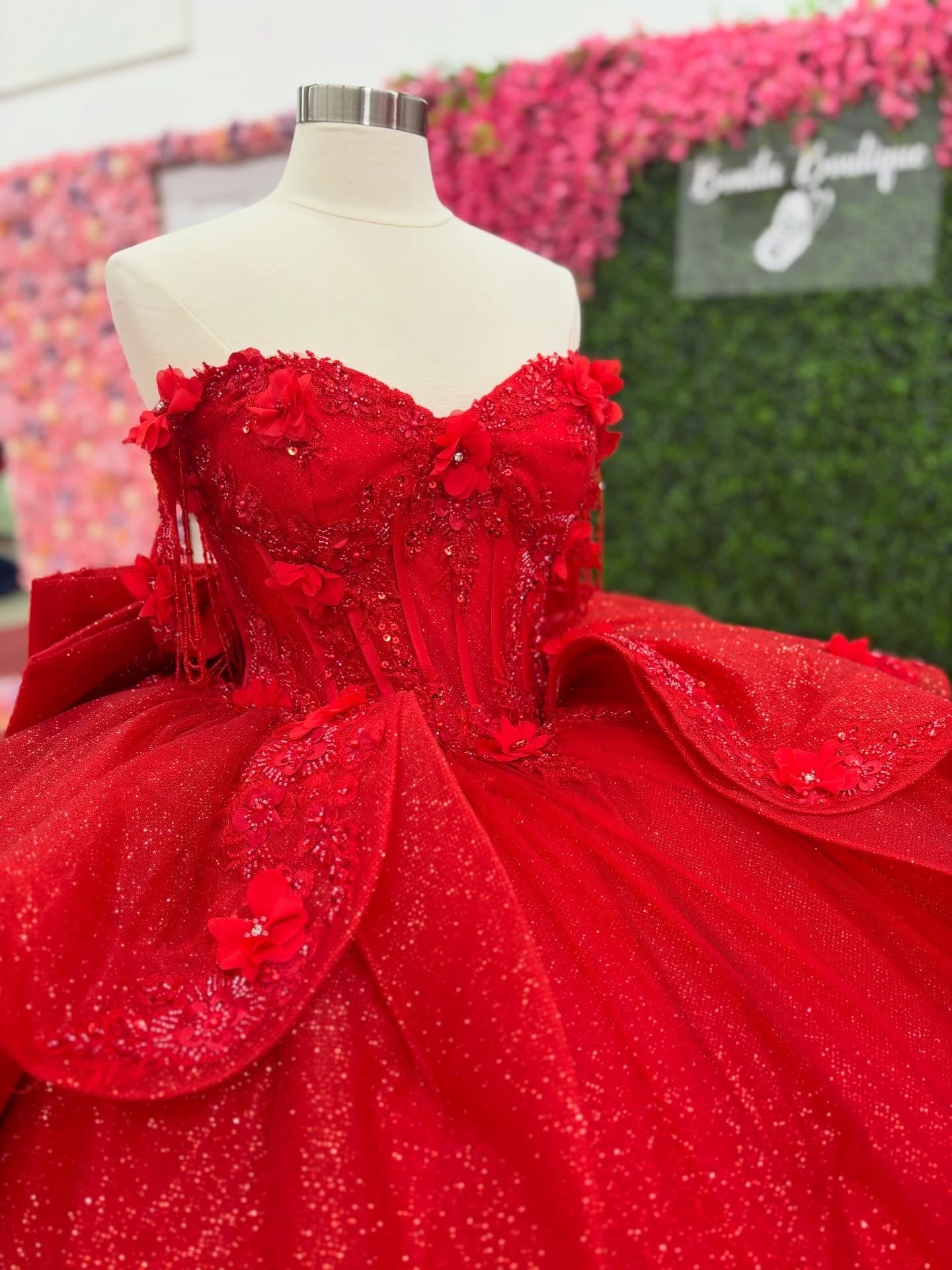 Ball Gown Tulle Lace Beaded Red Quinceanera Dresses Off Shoulder Sweet 15 Party Gown HE1280