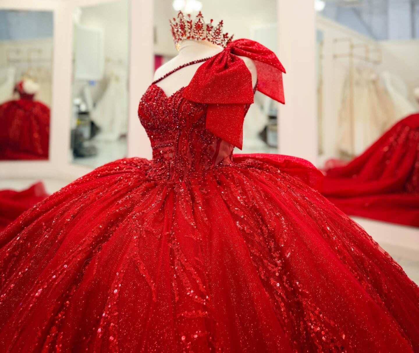 Princess Ball Gown Lace Beaded Red Quinceanera Dresses Sweet 16 Birthday Party Gown HE1254