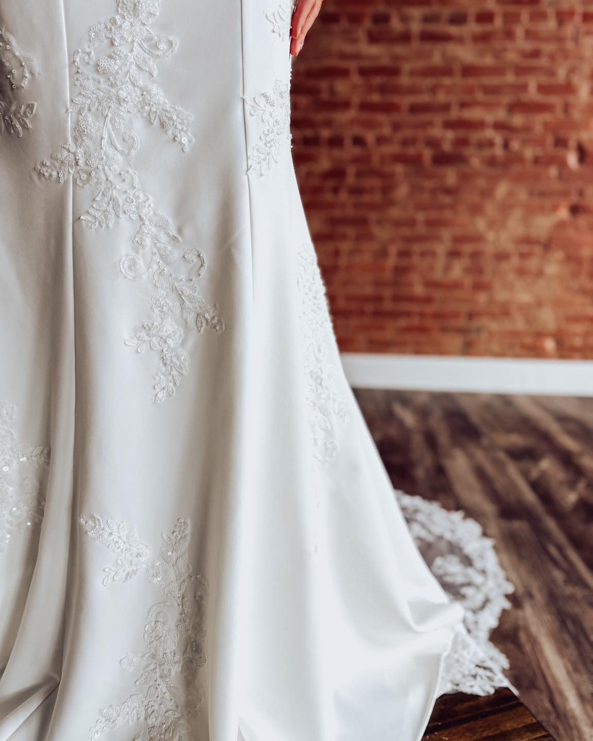 Mermaid Satin Lace Wedding Dresses Boho Appliqued Bride Wedding Gowns for Women HE1334