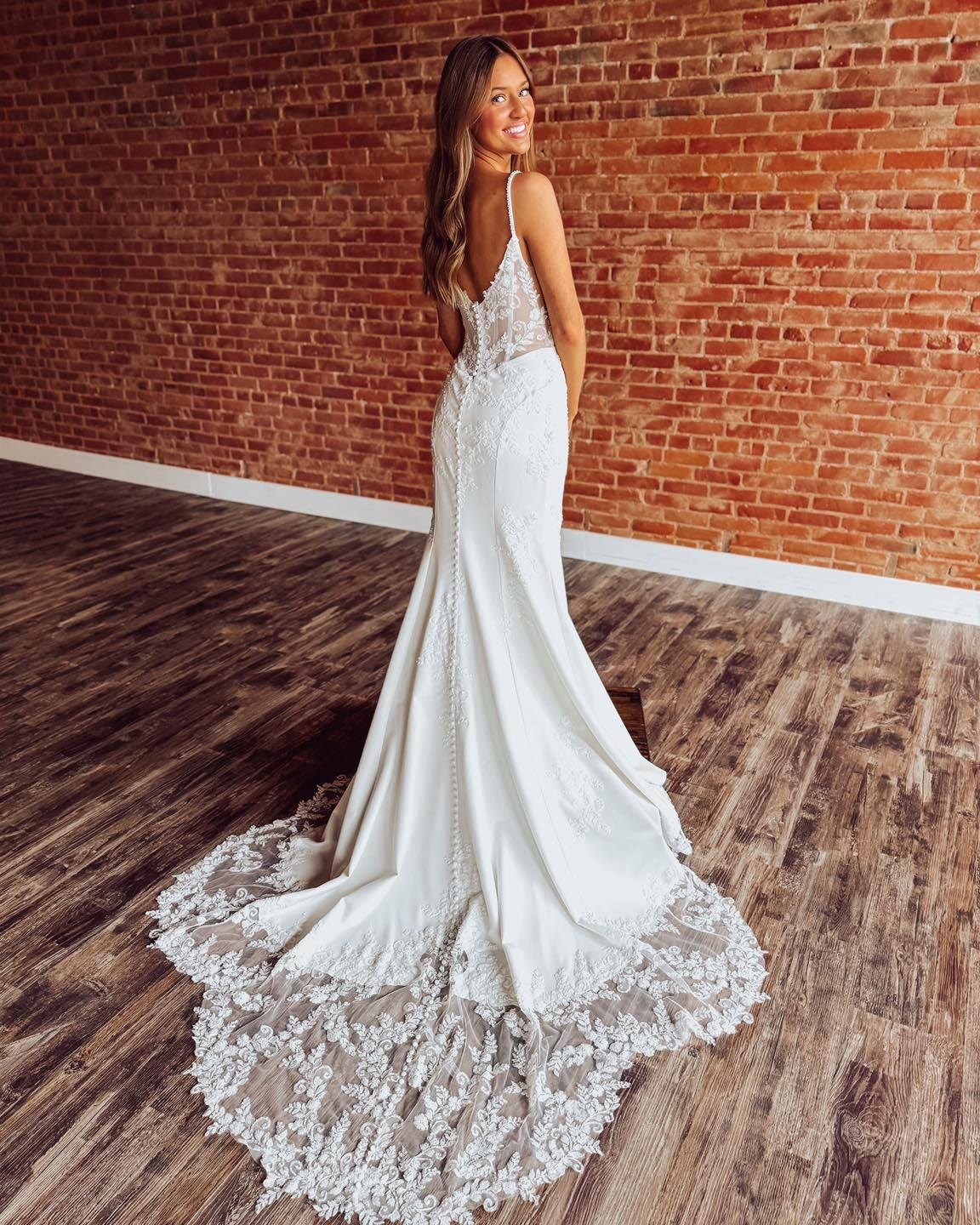 Mermaid Satin Lace Wedding Dresses Boho Appliqued Bride Wedding Gowns for Women HE1334