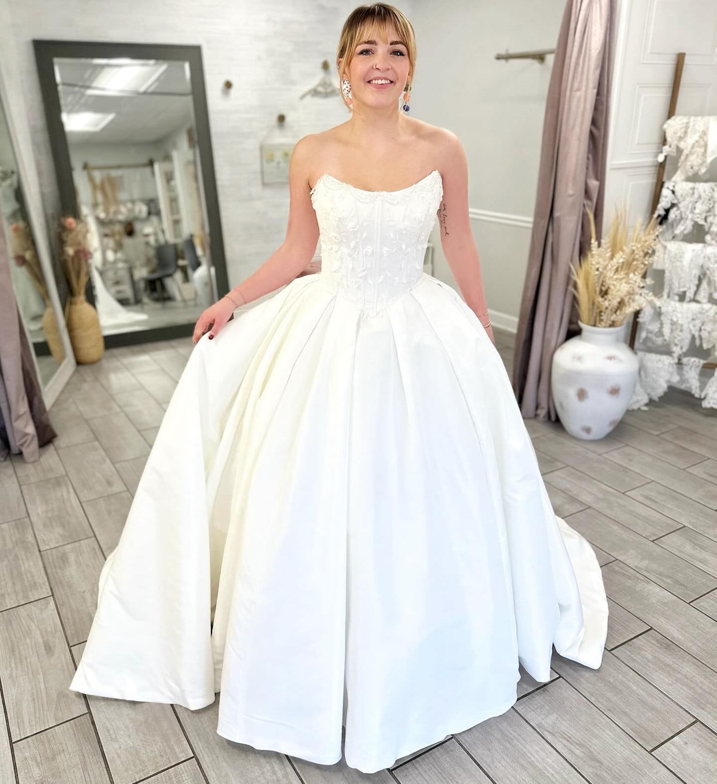 Strapless Satin A Line Wedding Dresses Sweetheart Bridal Wedding Gowns for Women HE1430