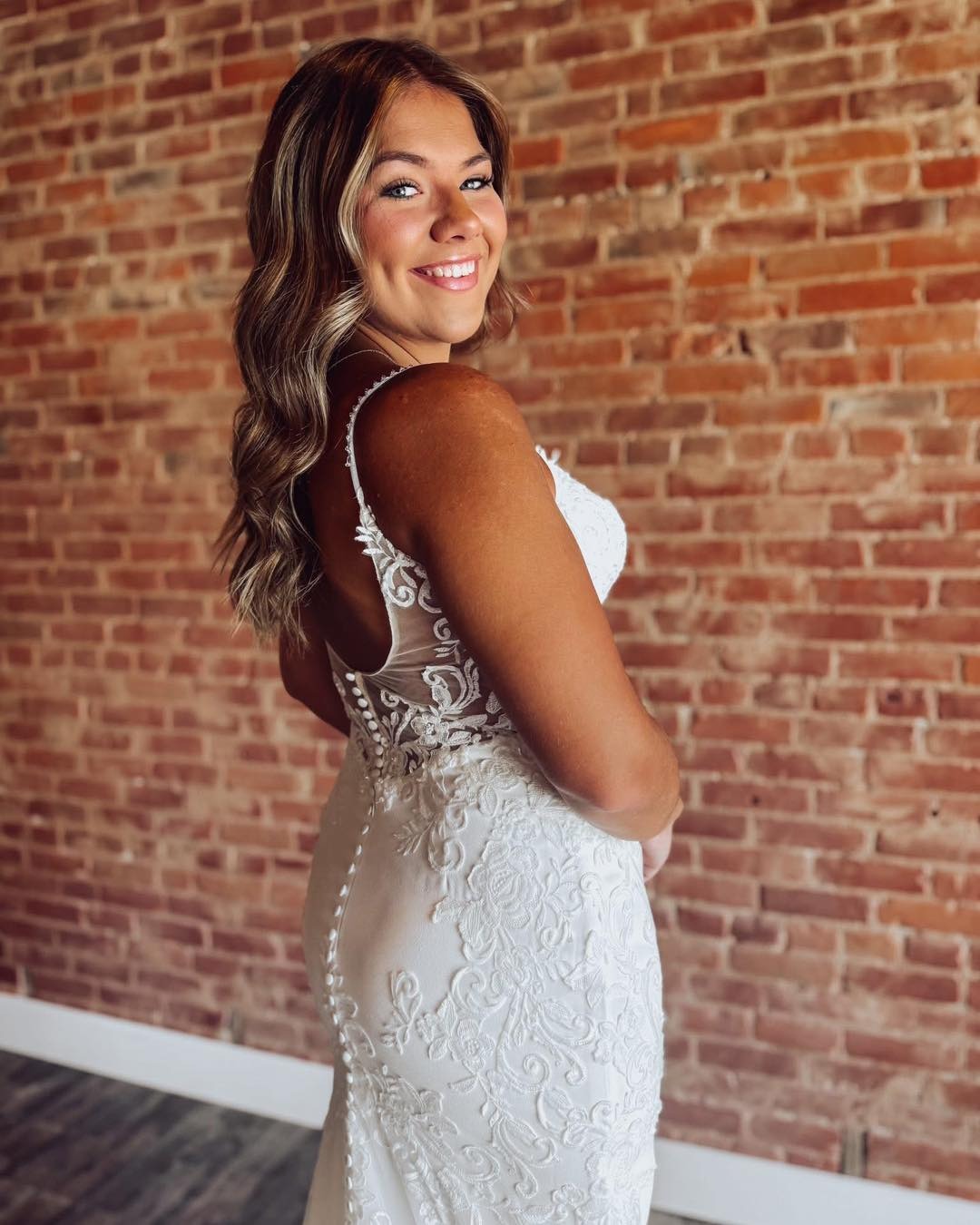 Women's Satin Lace Appliqued Wedding Dresses for Bride V Neck Wedding Gowns HE1424