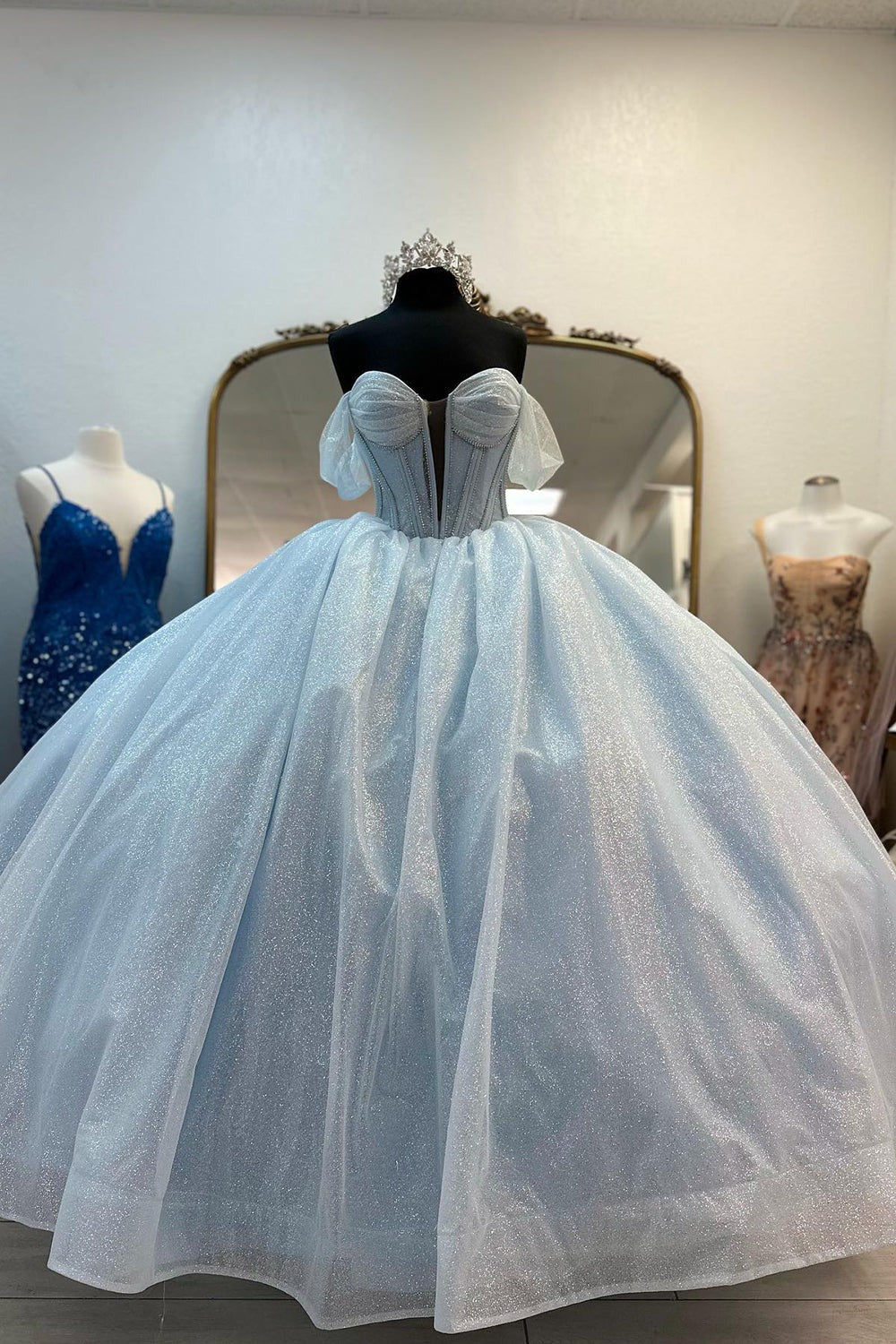 HE055-Glittery Tulle Ball Gown Quinceanera Dresses Off Shoulder Sweet 16 Prom Gowns Big Bow Birthday Party Dresses