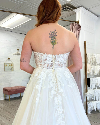 Sweetheart A Line Tulle Wedding Dresses Lace Appliqued Boho Bride Wedding Gown HE1431