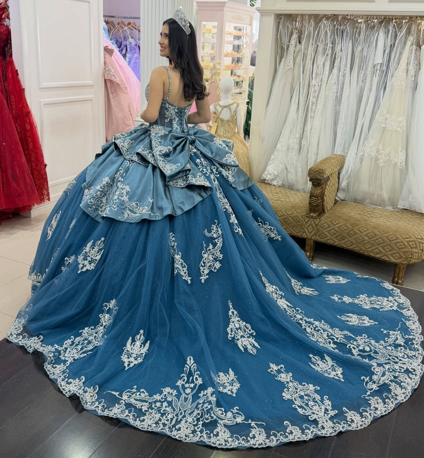 Glittery Tulle Appliqued Quinceanera Dresses V Neck Elegant Sweet 16 Party Gowns HE1401