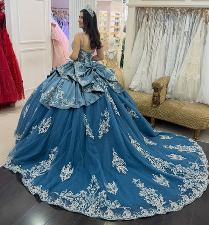 Glittery Tulle Appliqued Quinceanera Dresses V Neck Elegant Sweet 16 Party Gowns HE1401