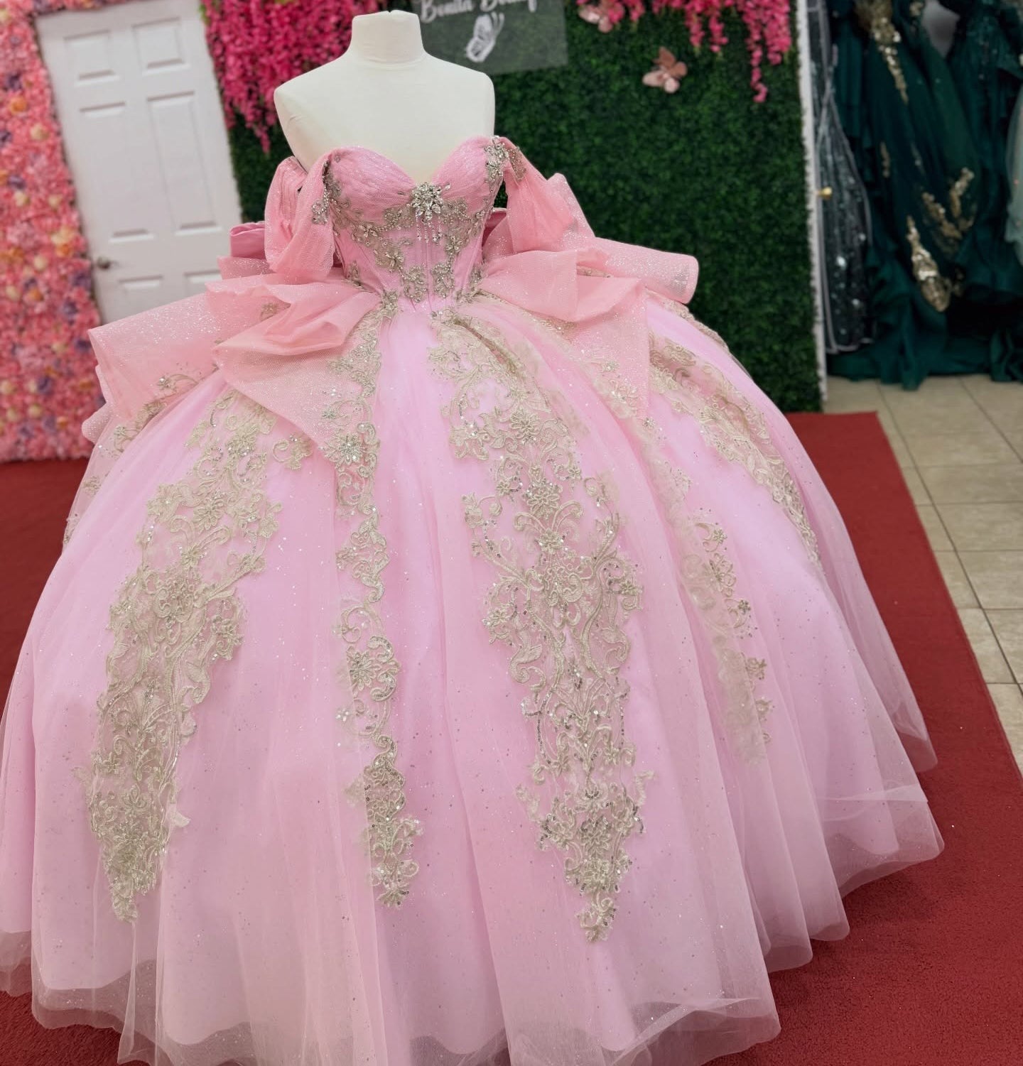 Tulle Lace Appliqued Sweet 15 Quinceanera Dresses Off Shoulder Pink Party Gowns HE1410