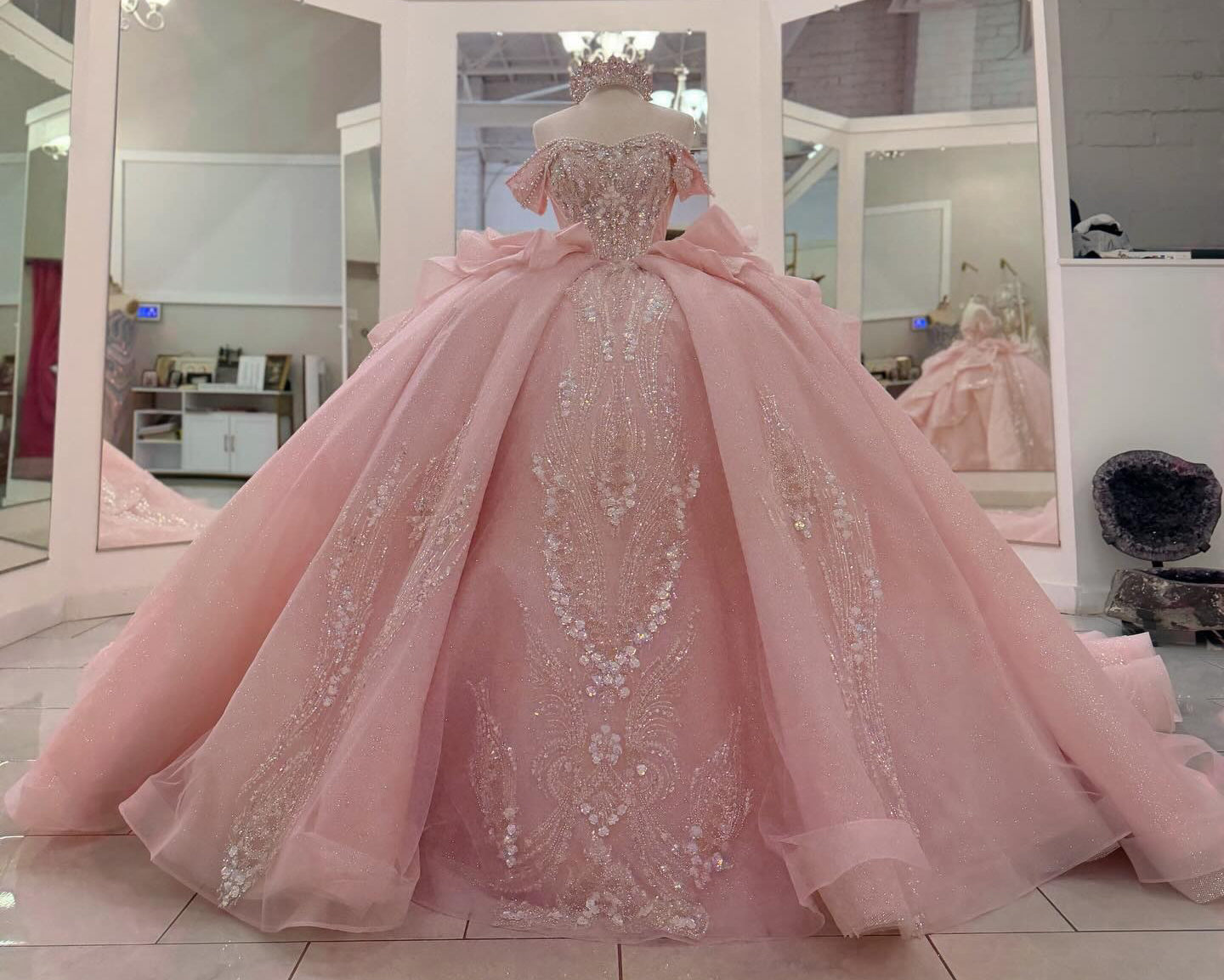 Ball Gown Luxury Crystal Beaded Quinceanera Dresses Pink Sweet 15 Birt