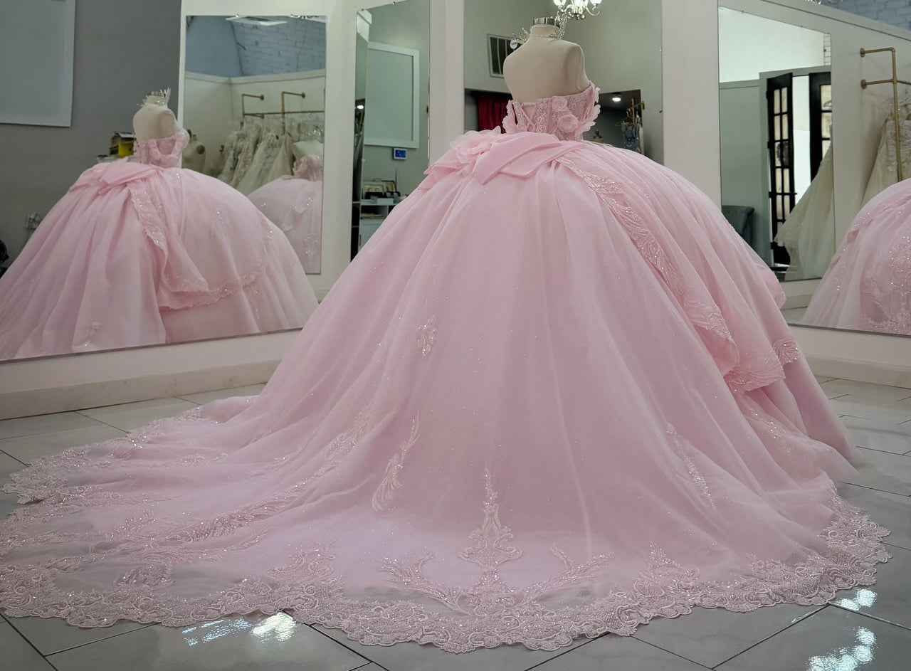 Princess Off Shoulder Pink Quinceanera Dresses Tulle Appliqued Birthday Gowns for Sweet 16 HE1361