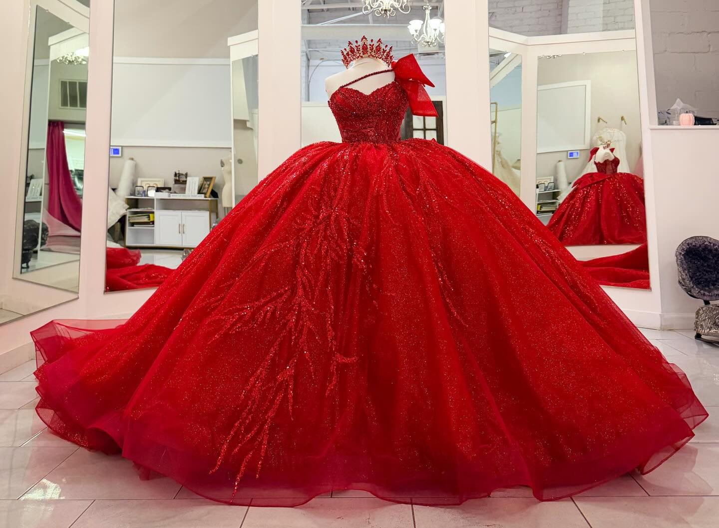 Princess Ball Gown Lace Beaded Red Quinceanera Dresses Sweet 16 Birthday Party Gown HE1254