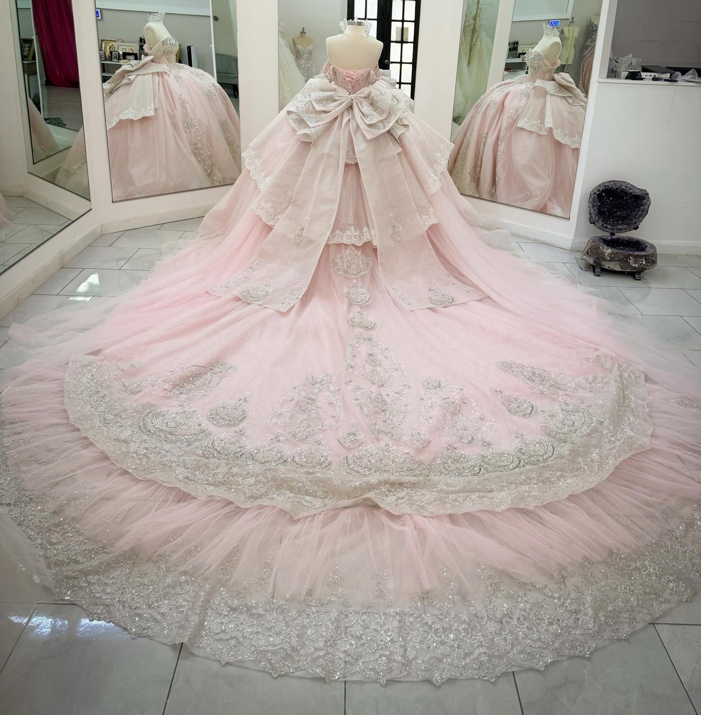 Off Shoulder Pink Quinceanera Dresses Lace Beaded Ball Gown Sweet 16 Party Dress HE1278