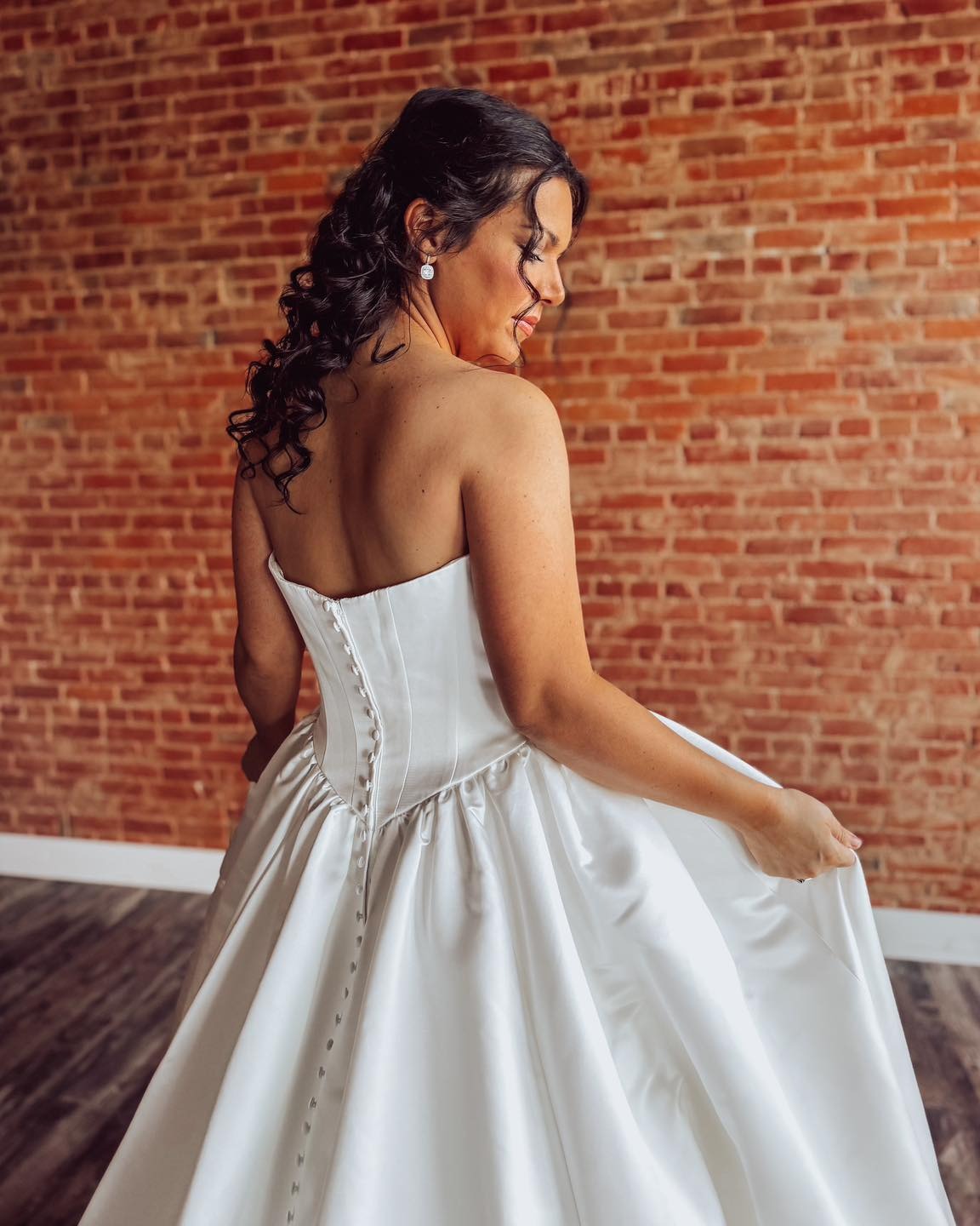 Strapless Satin Bride Wedding Dresses A Line Sweetheart Corset Wedding   Hebebridal