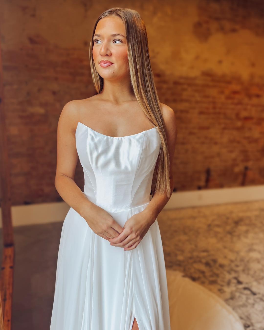 Women's A Line Chiffon Long Sleeves Wedding Dresses Boho Simple Strapless Wedding Gowns HE1237