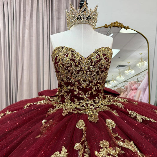 Sweetheart Ball Gown Red Quinceanera Dresses Strapless Appliqued Sweet 16 Party Gowns HE1299