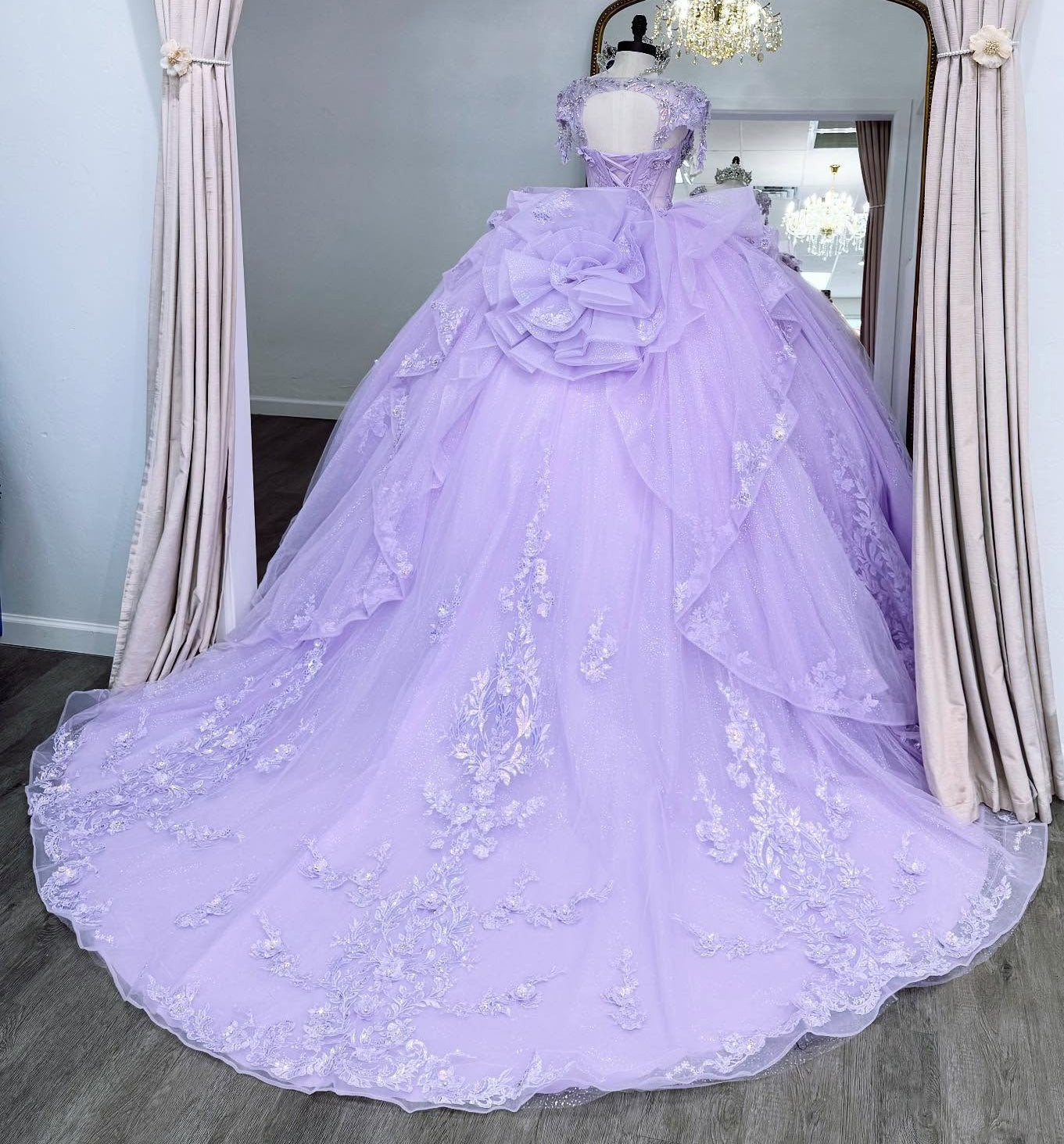 Lilac Sweet 16 Quinceanera Dresses Sweetheart Tulle Lace Appliqued Party Gowns HE1296