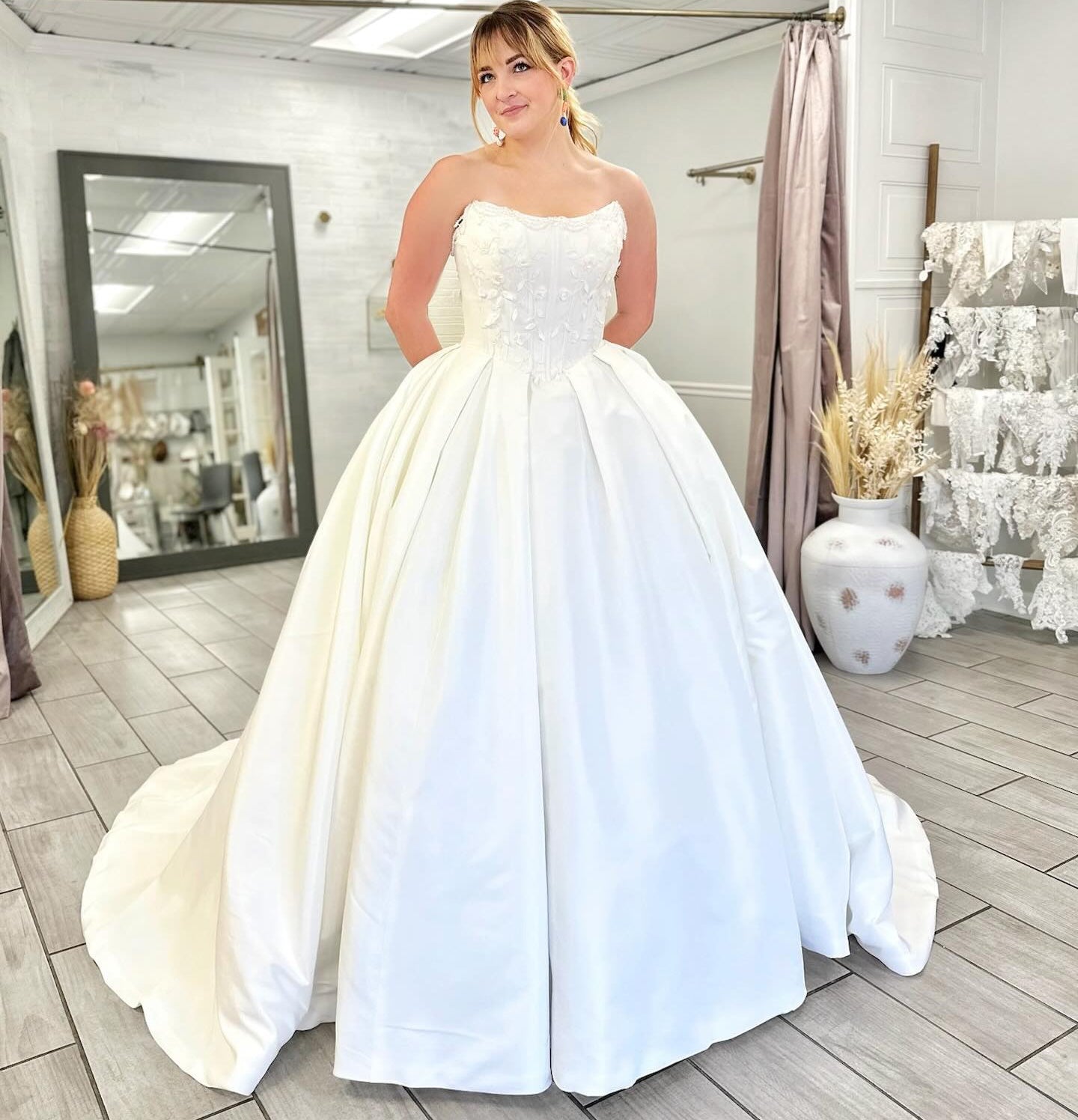 Strapless Satin A Line Wedding Dresses Sweetheart Bridal Wedding Gowns for Women HE1430