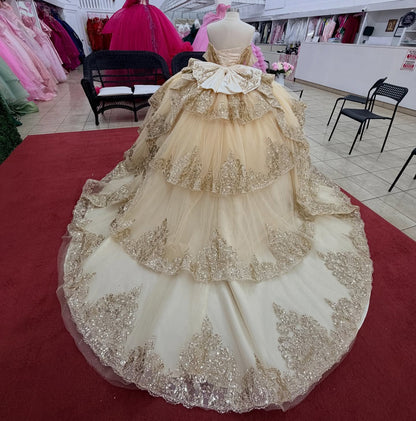 Off Shoulder Tulle Tiered Champagne Quinceanera Dresses Lace Appliqued Party Gown HE1454