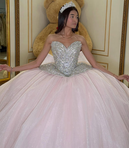 Sweetheart Luxury Crystal Beaded Pink Quinceanera Dresses Tulle Birthday Dress for Sweet 15 HE1355