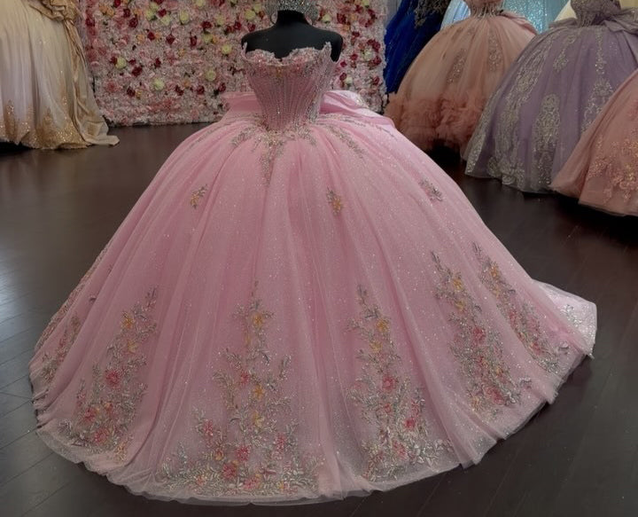 Ball Gown Tulle Lace Appliqued Pink Quinceanera Dresses Sweetheart Birthday Party Gowns HE1366