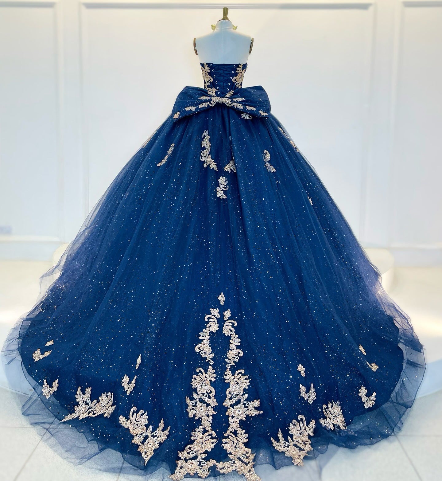 Ball Gown Sweetheart Quinceanera Dresses Tulle Appliqued Sweet 15 Birthday Party Gowns HE1391