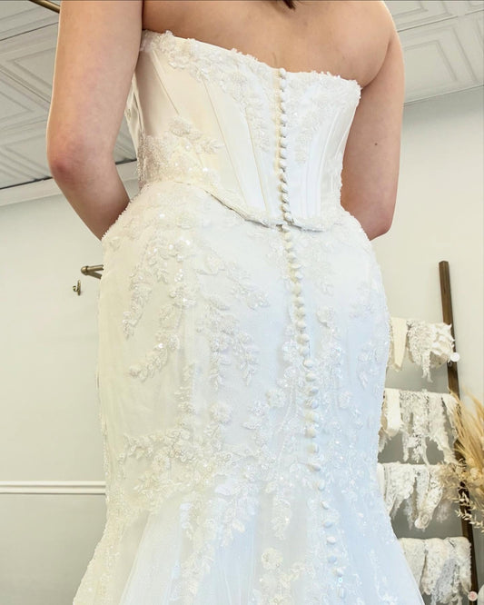 Mermaid Strapless Lace Appliqued Wedding Gowns Sweetheart Corset Bride Wedding Dress HE1436