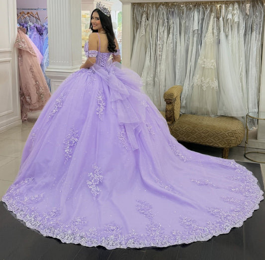 Princess Off Shoulder Lilac Quinceanera Dresses Lace Appliqued Sweet 15 Party Gowns HE1399