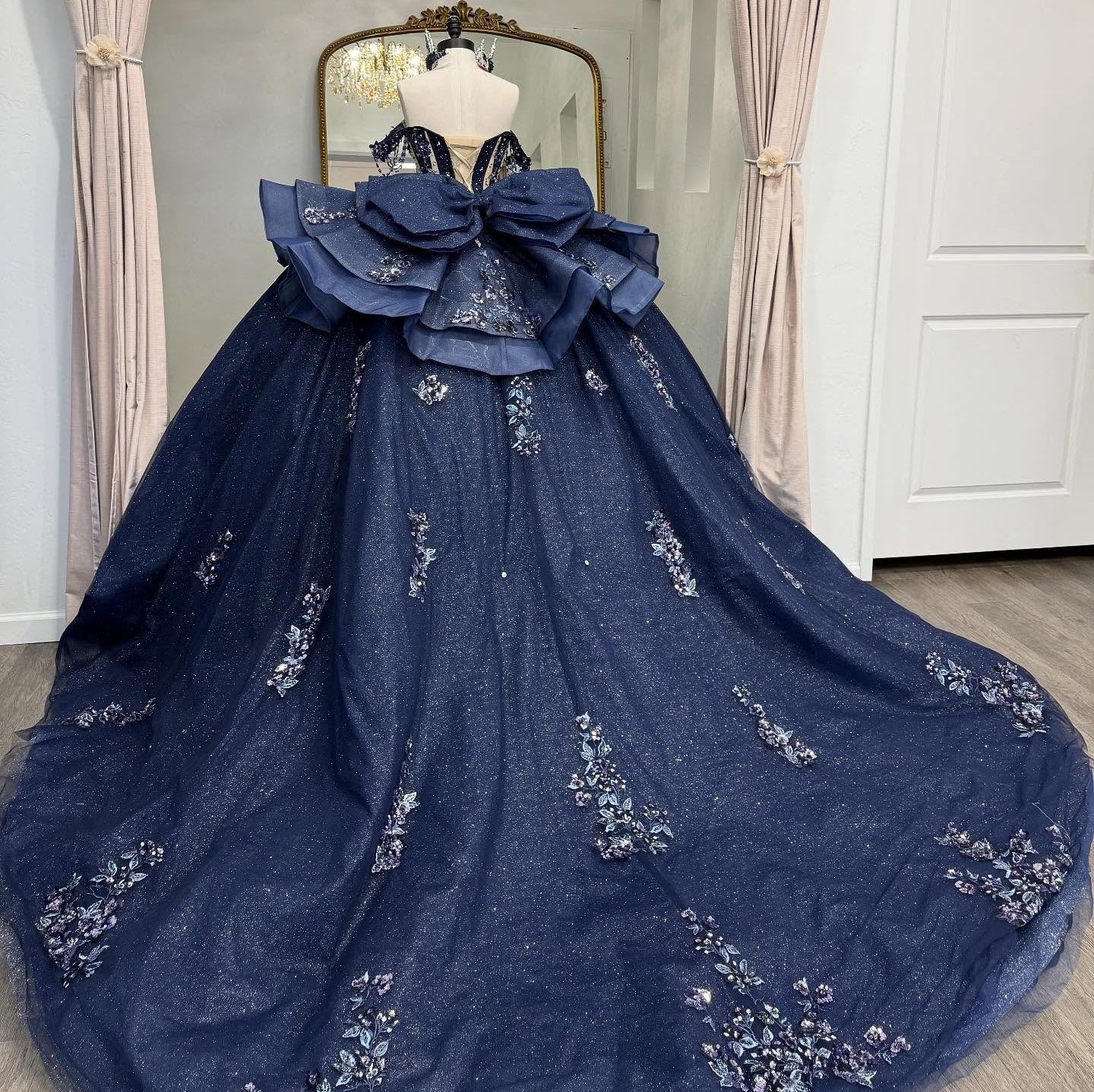 Glittery Tulle Appliqued Quinceanera Dresses Ball Gown Sweet 16 Party Gowns HE1293