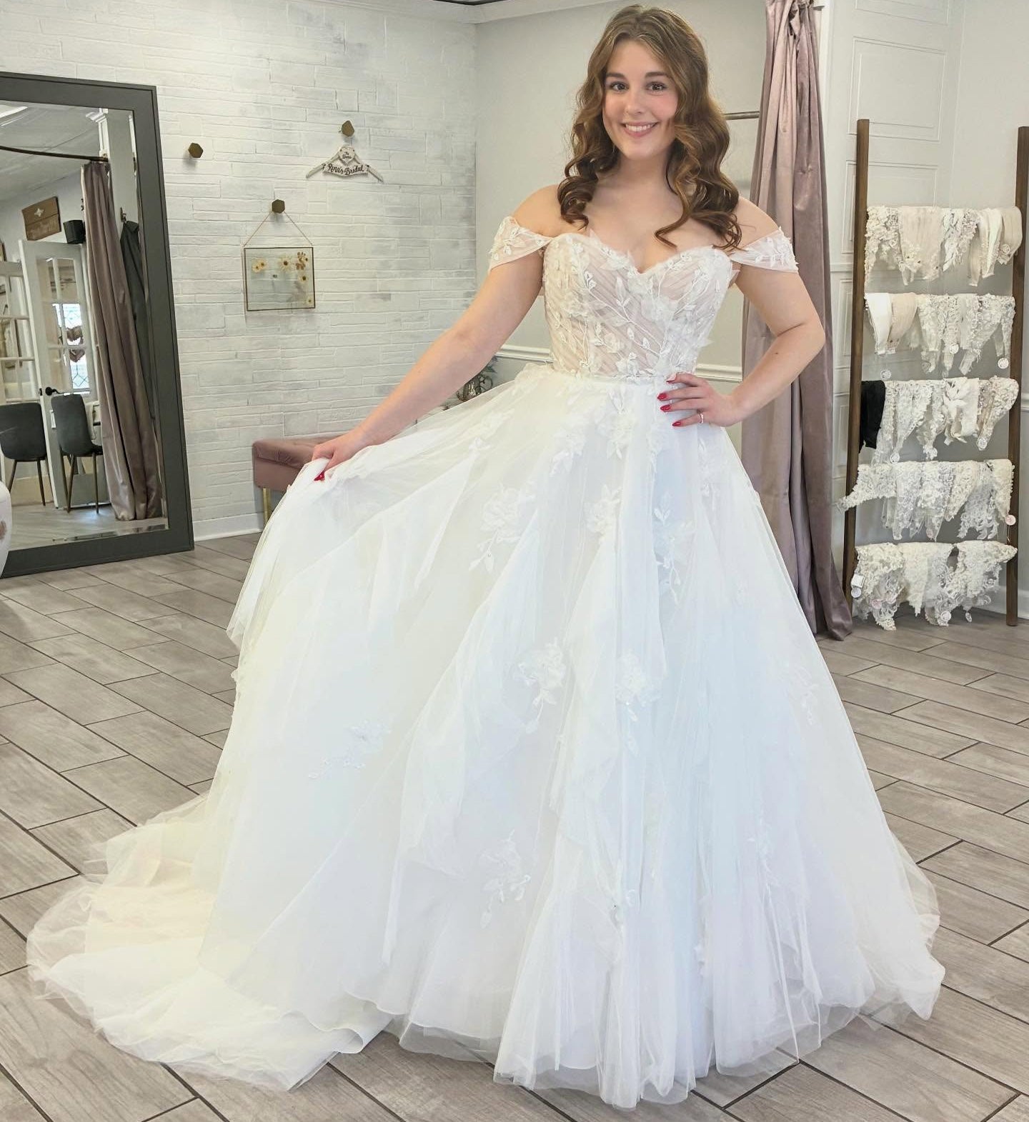 Women's Lace Off Shoulder Boho Wedding Dresses A Line Tulle Wedding Gowns HE1432