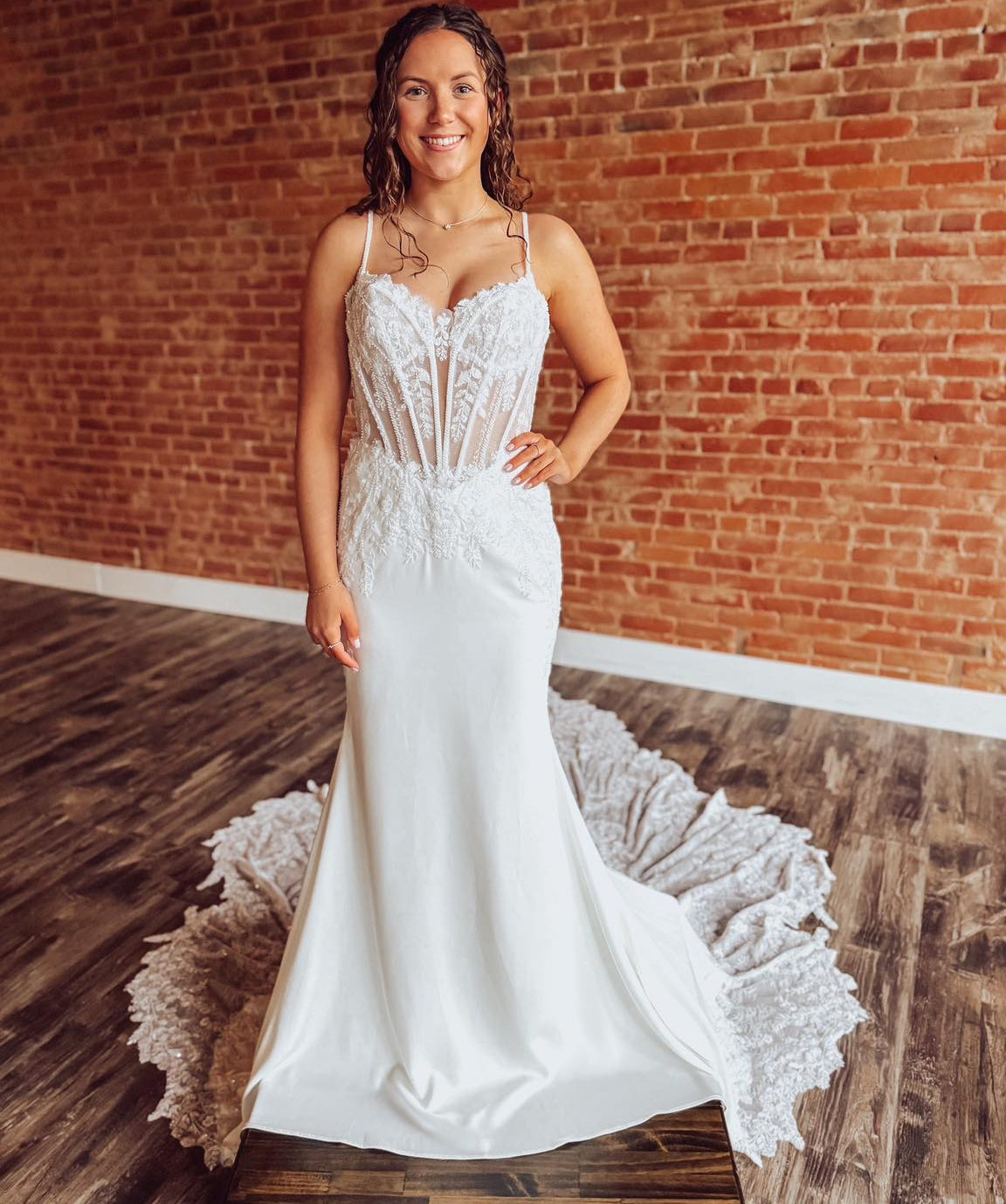 Mermaid Satin Lace Appliqued Wedding Dresses Boho Corset Bride Wedding Gowns HE1340