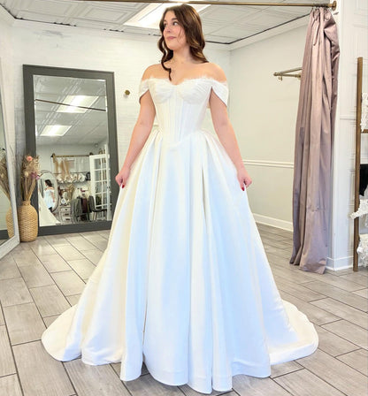 Off Shoulder Satin Wedding Dresses A Line Boho Sweetheart Wedding Gowns for Bride HE1428