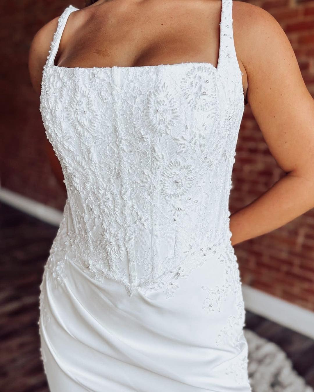 Mermaid Satin Lace Appliqued Wedding Gowns Corset Beach Wedding Dress for Bride HE1425
