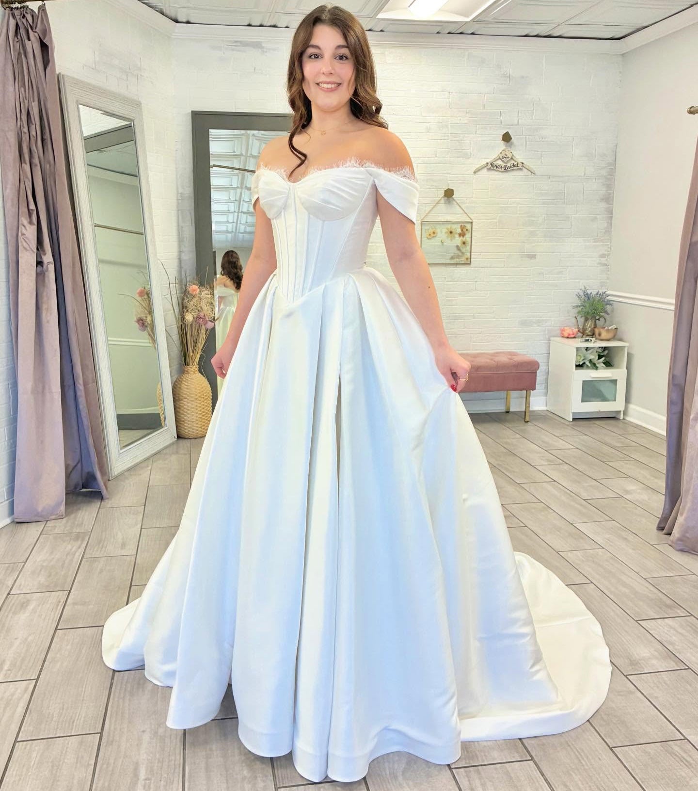 Off Shoulder Satin Wedding Dresses A Line Boho Sweetheart Wedding Gowns for Bride HE1428